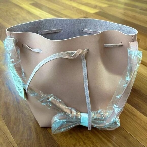 NWT Kayla + Ava | Women’s dusty rose crossbody bow tie bucket bag, vegan leather - Picture 9 of 11